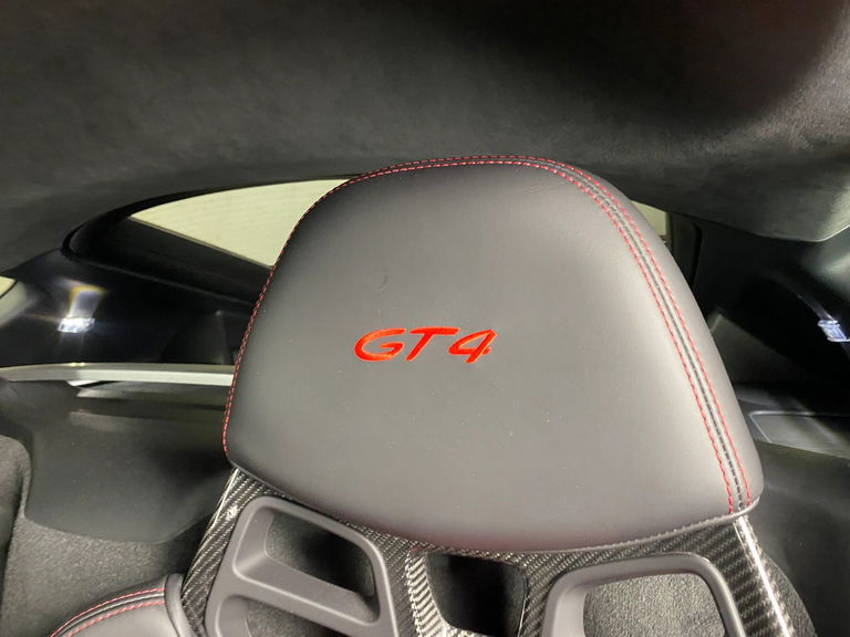 Porsche 718 Cayman GT4