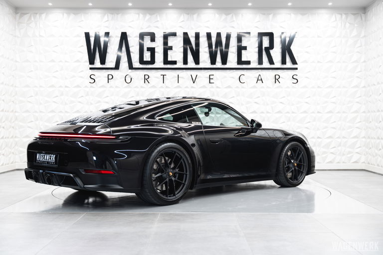 Porsche 992.2 Carrera GTS