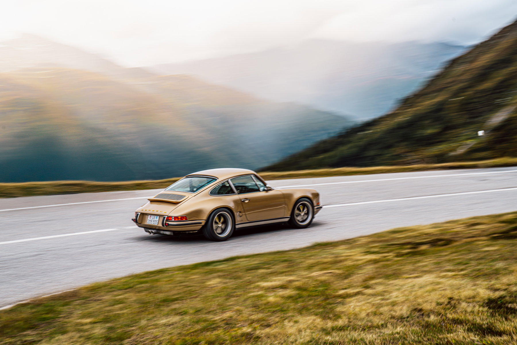 Porsche 911 Reimagined by Singer 1990 - elferspot.com