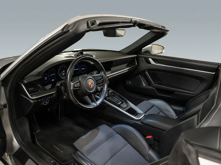 Porsche 992 Carrera 4S