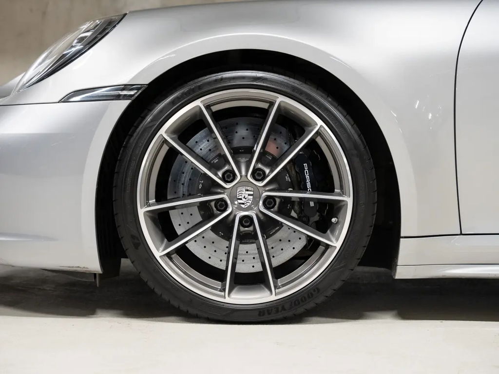 Porsche 992 Carrera 4S