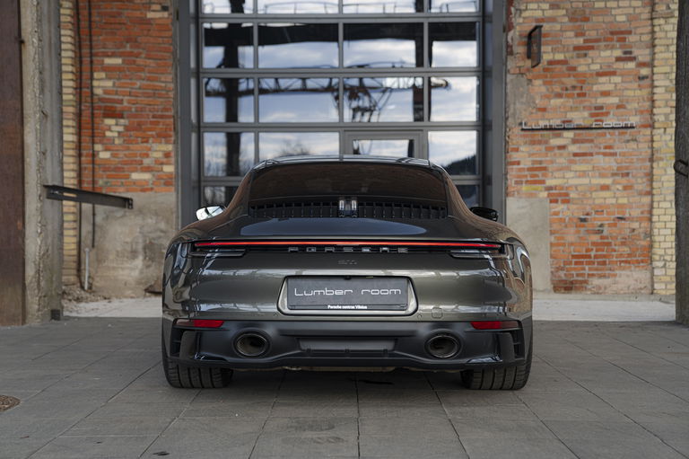 Porsche 992 Carrera 4 GTS