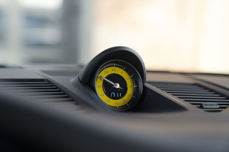 Porsche 992 Carrera 4 GTS