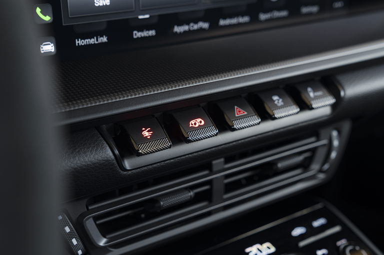 Porsche 992 Carrera 4 GTS