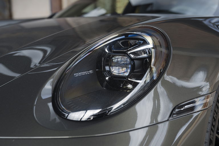 Porsche 992 Carrera 4 GTS