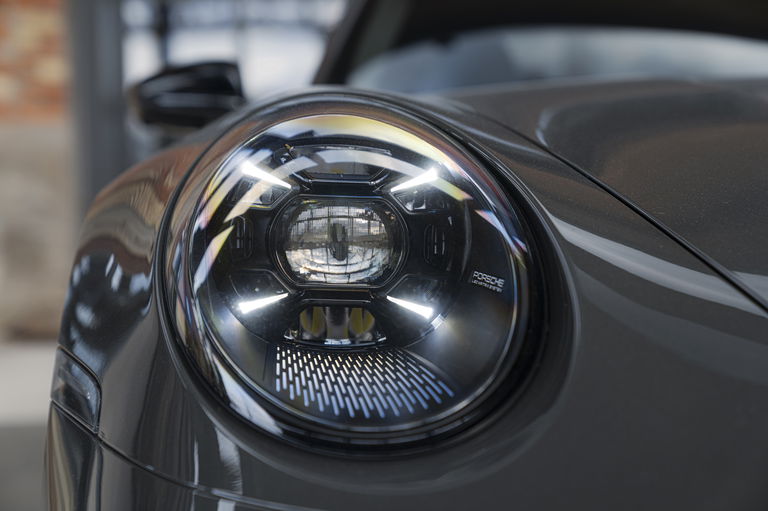 Porsche 992 Carrera 4 GTS