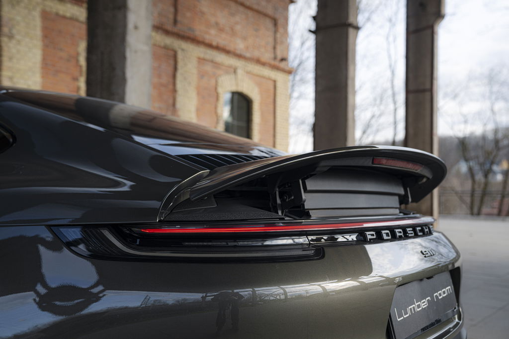 Porsche 992 Carrera 4 GTS