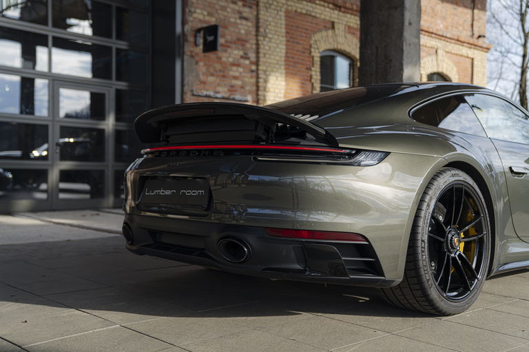 Porsche 992 Carrera 4 GTS