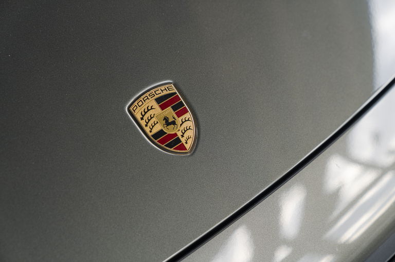 Porsche 992 Carrera 4 GTS