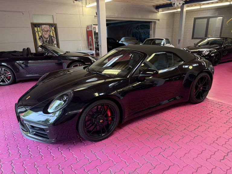 Porsche 992 Carrera 4 GTS