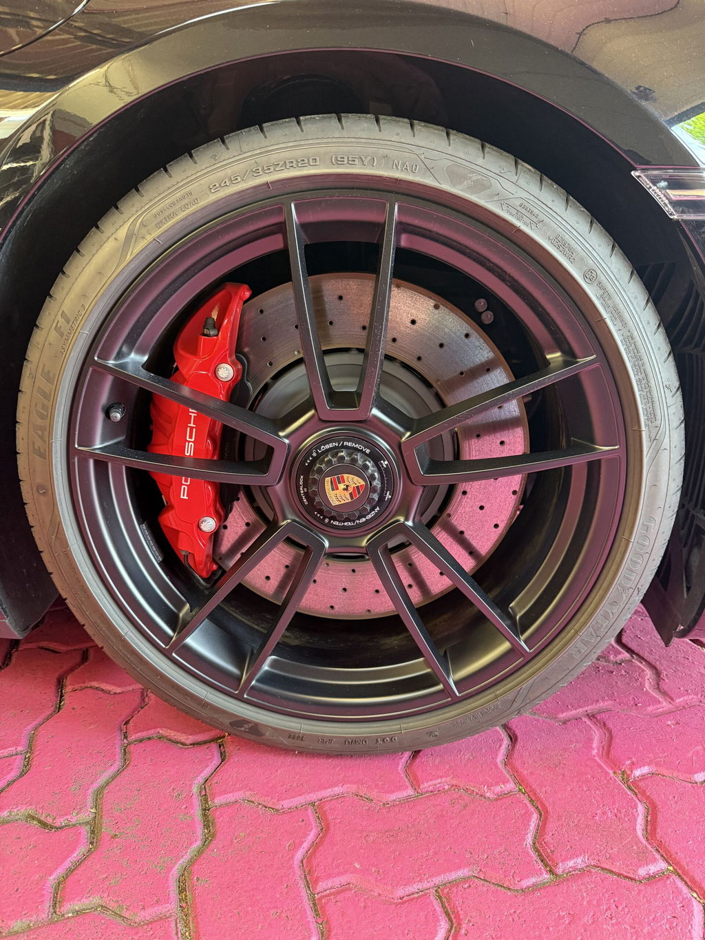 Porsche 992 Carrera 4 GTS