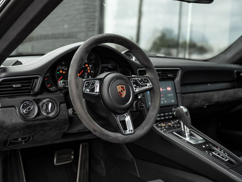 Porsche 991.2 Carrera GTS