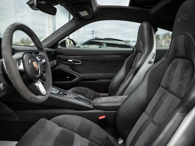 Porsche 991.2 Carrera GTS