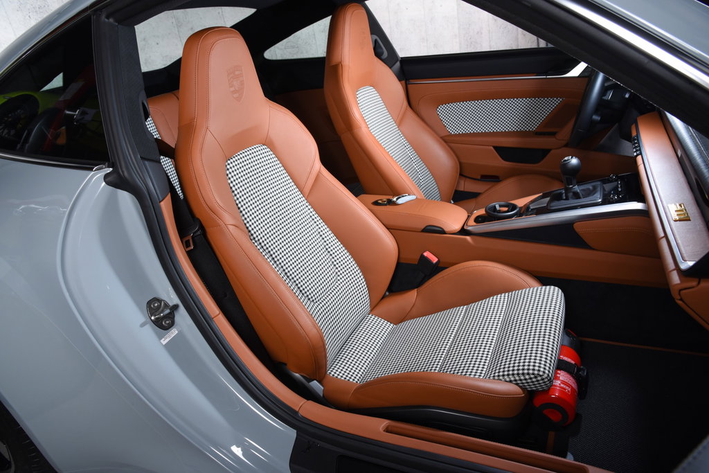 Porsche 992 Sport Classic
