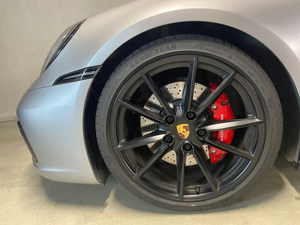 Porsche 992 Carrera 4S