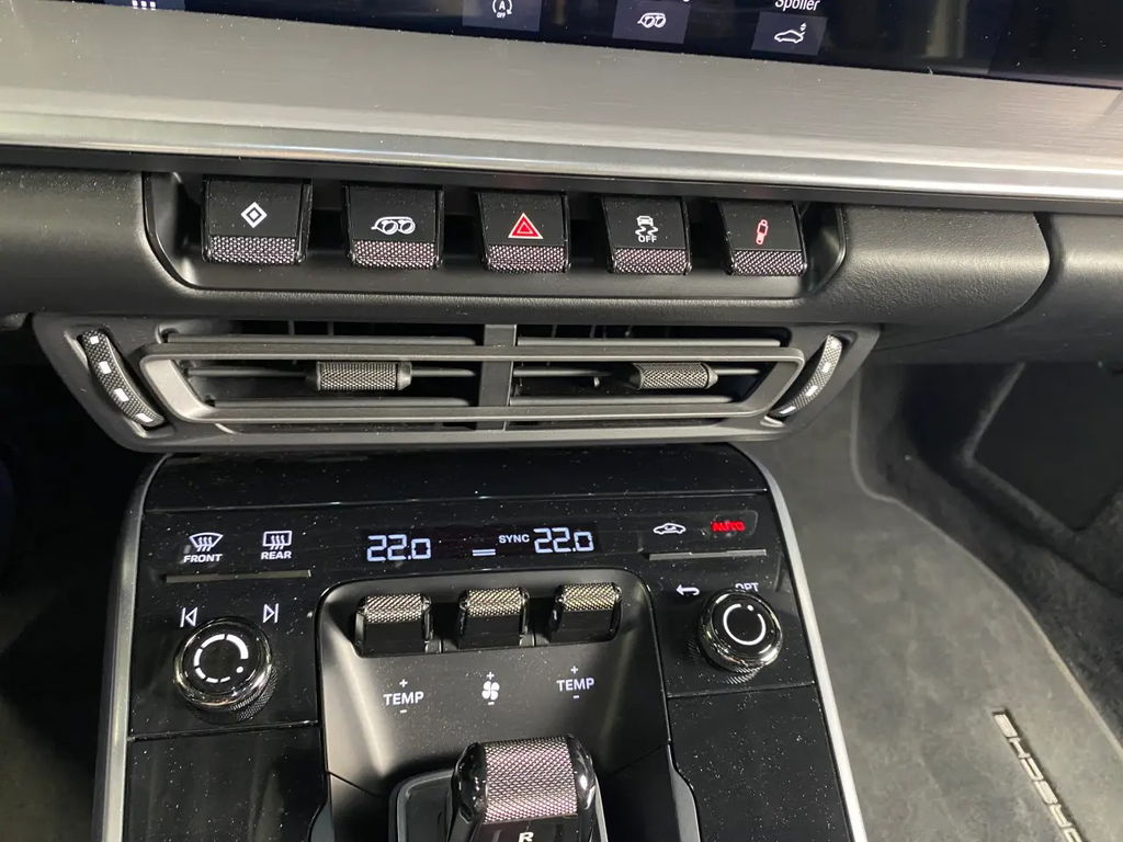 Porsche 992 Carrera 4S