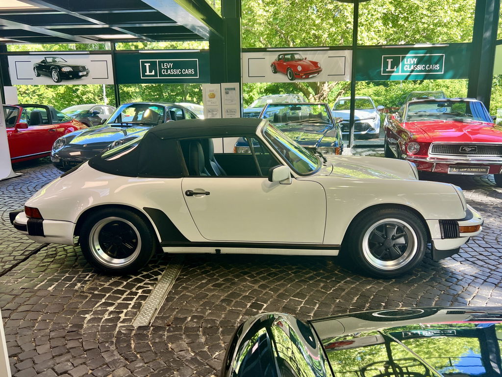 Porsche 911 Carrera 3.2