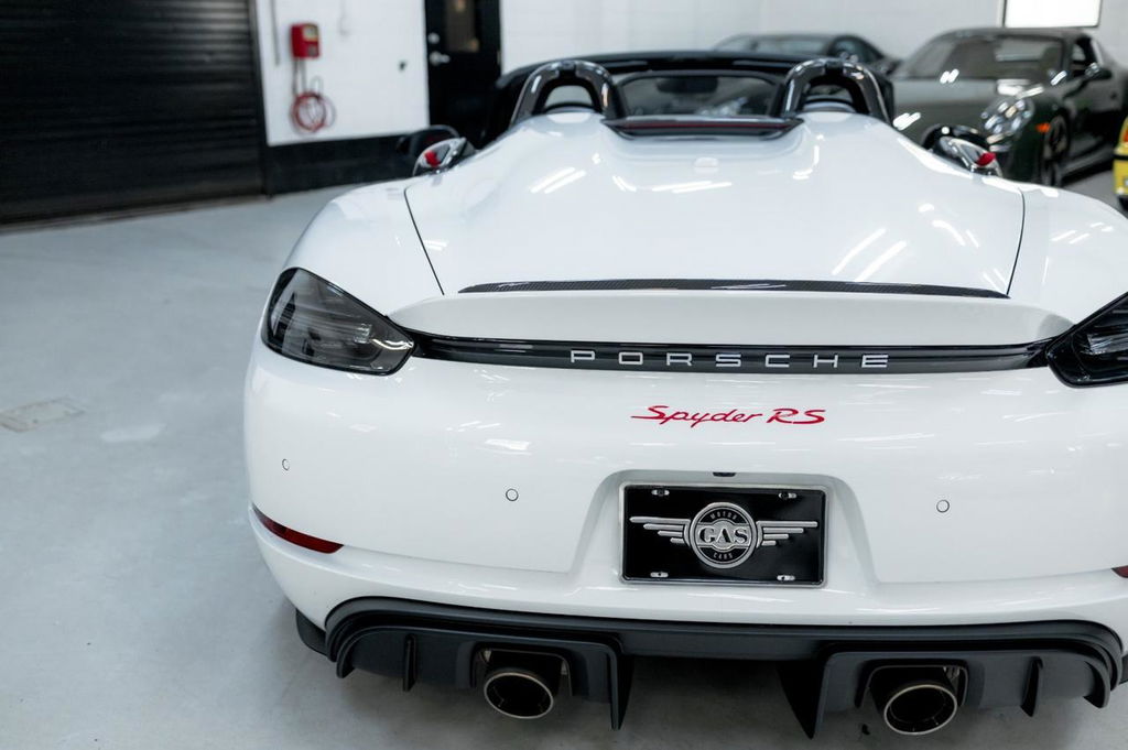 Porsche 718 Spyder RS