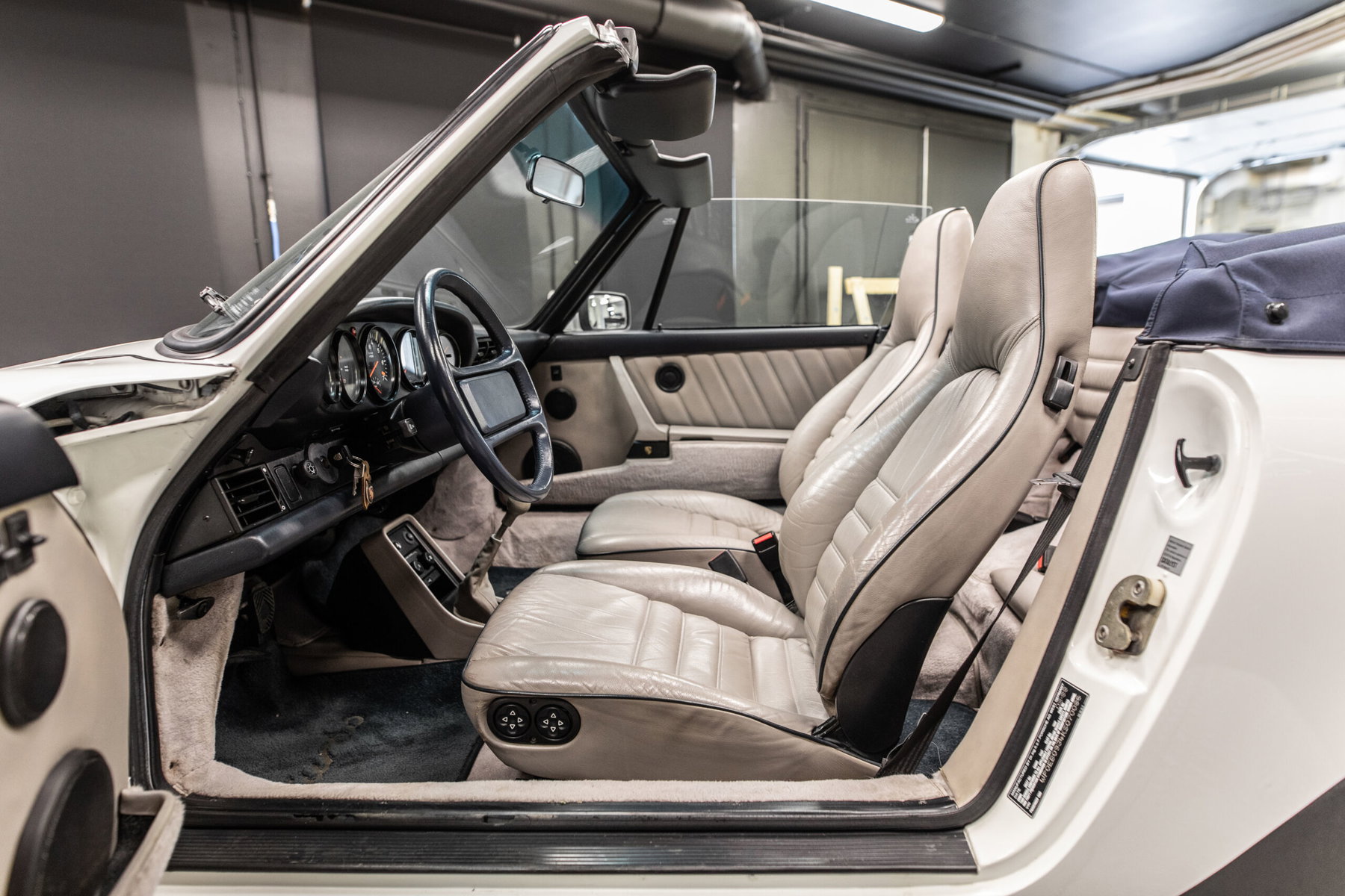 Porsche 911 Turbo 5 Gang 1988 - elferspot.com - Marketplace for