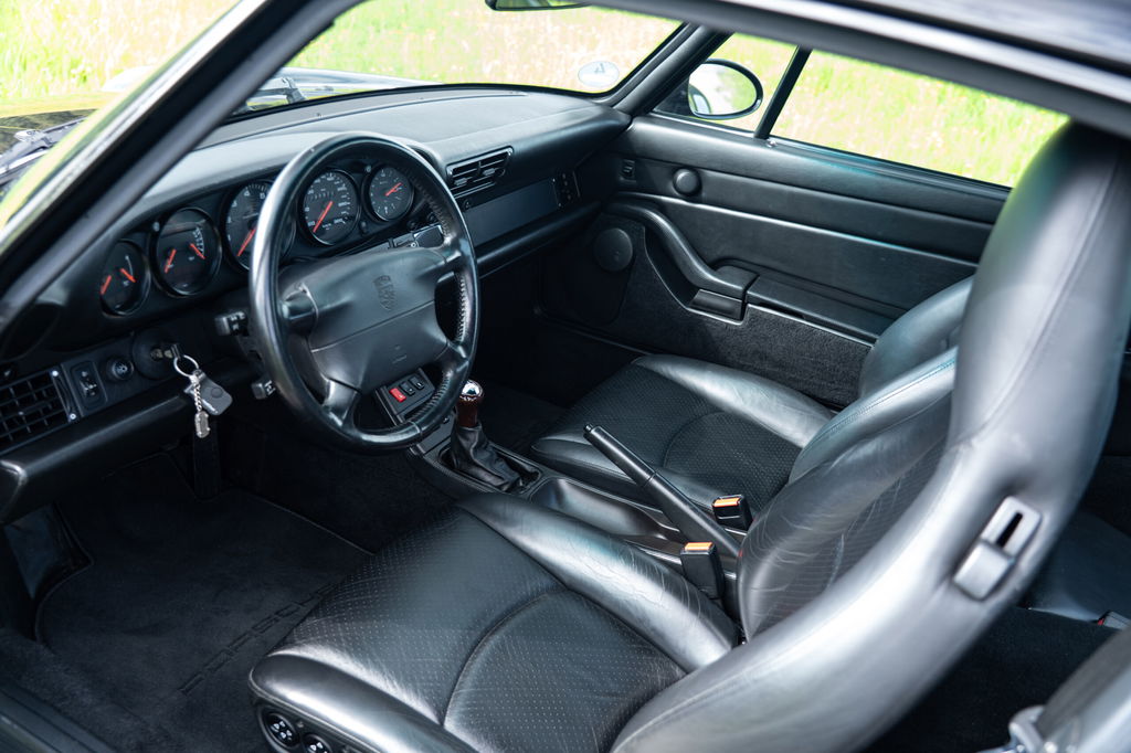 Porsche 993 Carrera 4