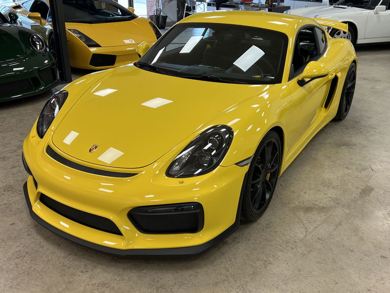 Porsche 981 Cayman GT4