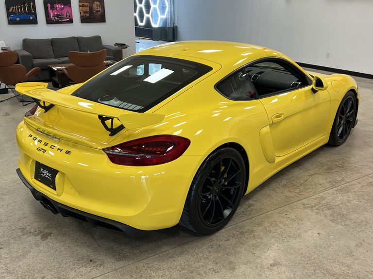 Porsche 981 Cayman GT4
