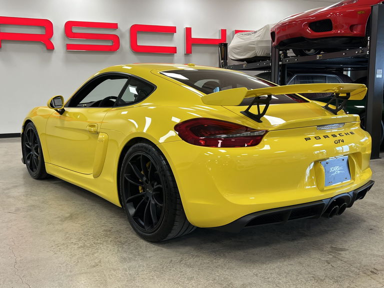 Porsche 981 Cayman GT4