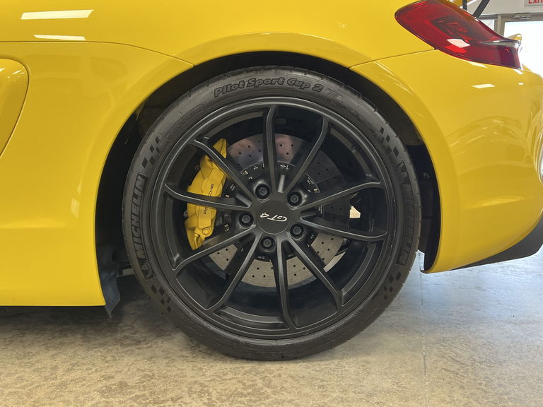 Porsche 981 Cayman GT4