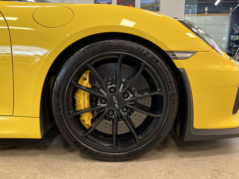 Porsche 981 Cayman GT4