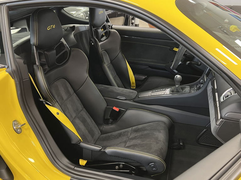 Porsche 981 Cayman GT4