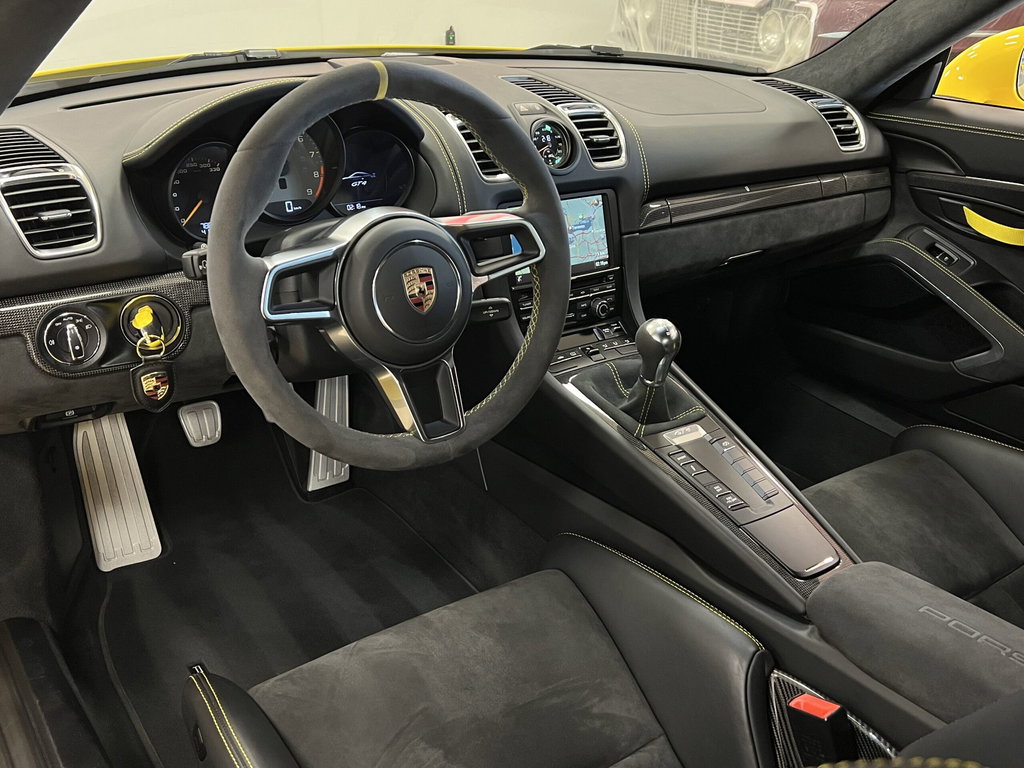 Porsche 981 Cayman GT4