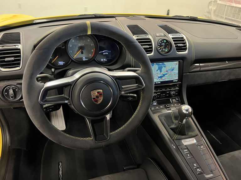 Porsche 981 Cayman GT4