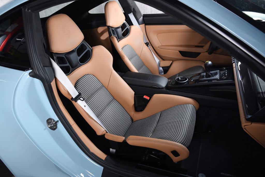 Porsche 992 GT3 Touring