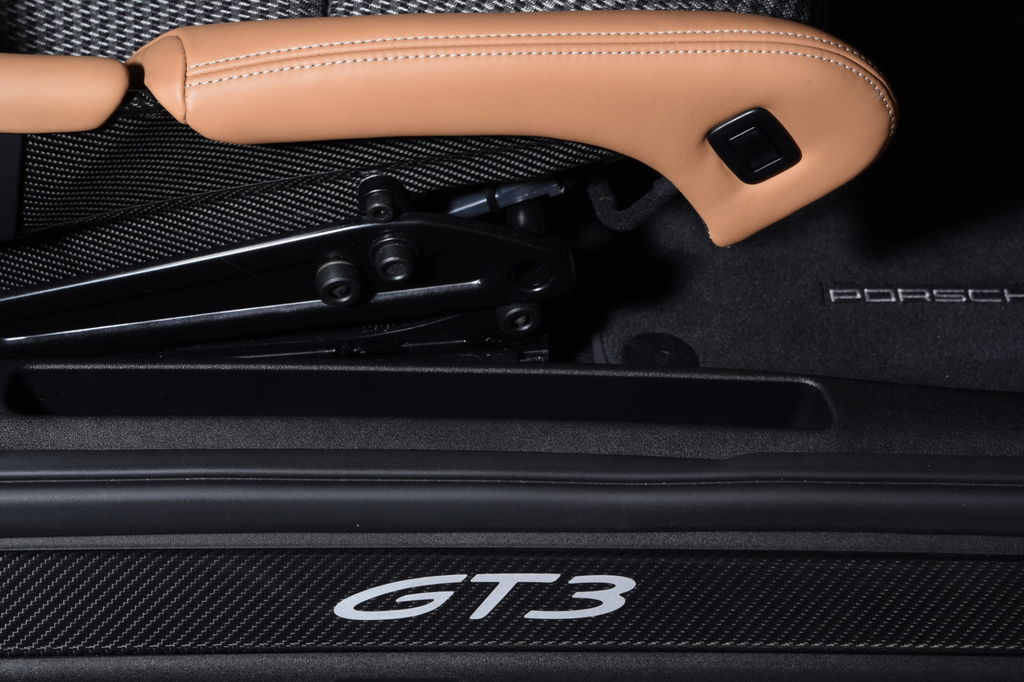 Porsche 992 GT3 Touring