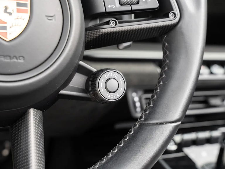 Porsche 992 Carrera 4 GTS