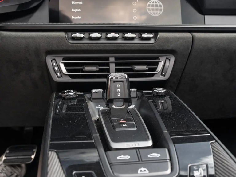 Porsche 992 Carrera 4 GTS