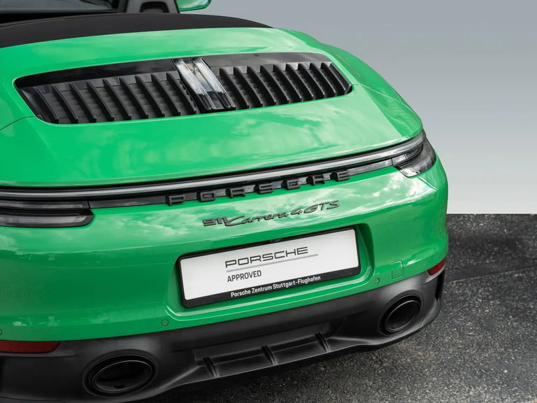 Porsche 992 Carrera 4 GTS