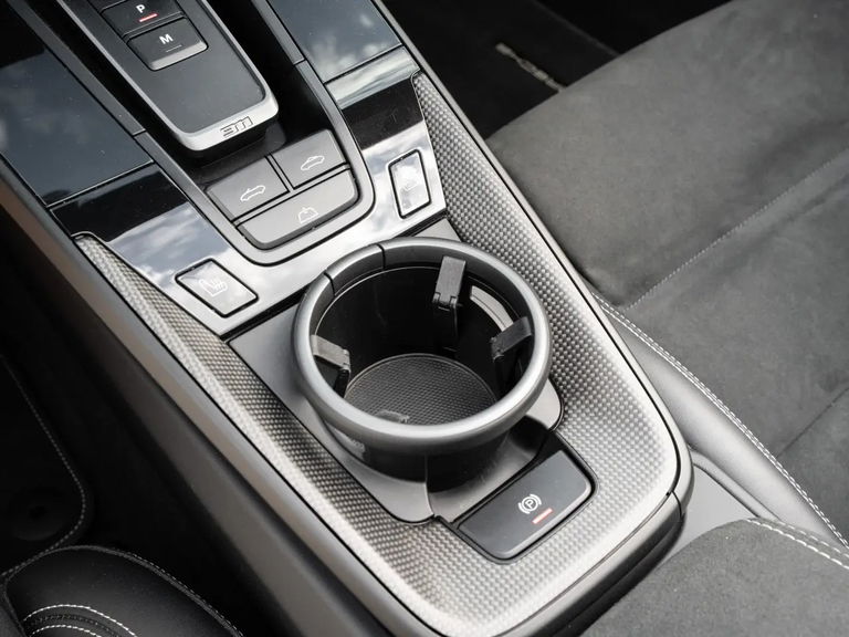 Porsche 992 Carrera 4 GTS