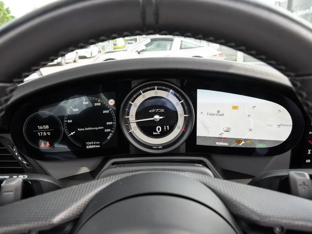 Porsche 992 Carrera 4 GTS