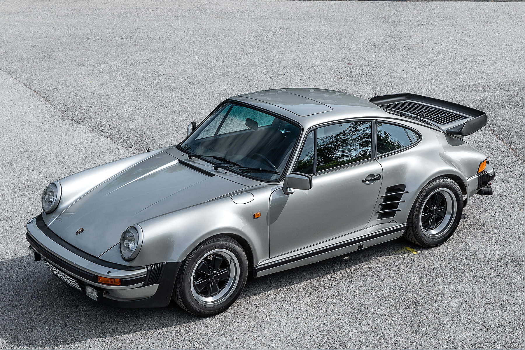 Porsche 911 Turbo 3.3 1982 - elferspot.com - Marketplace for