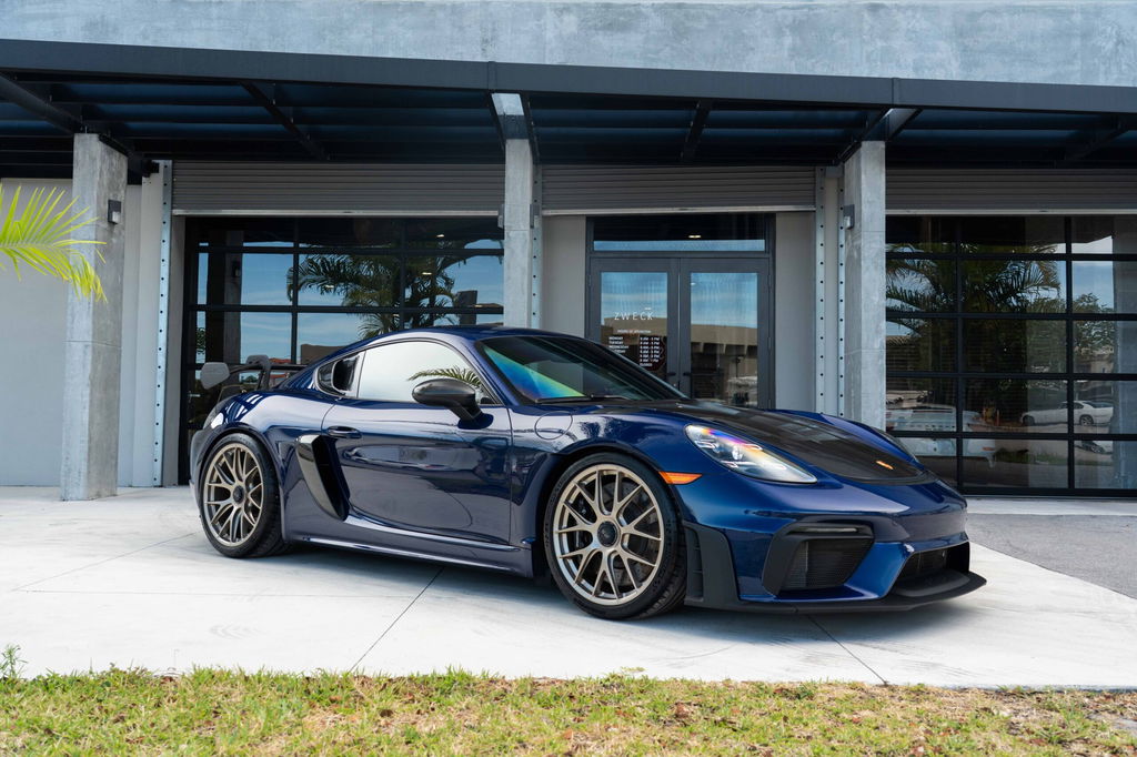 Porsche 718 Cayman GT4 RS