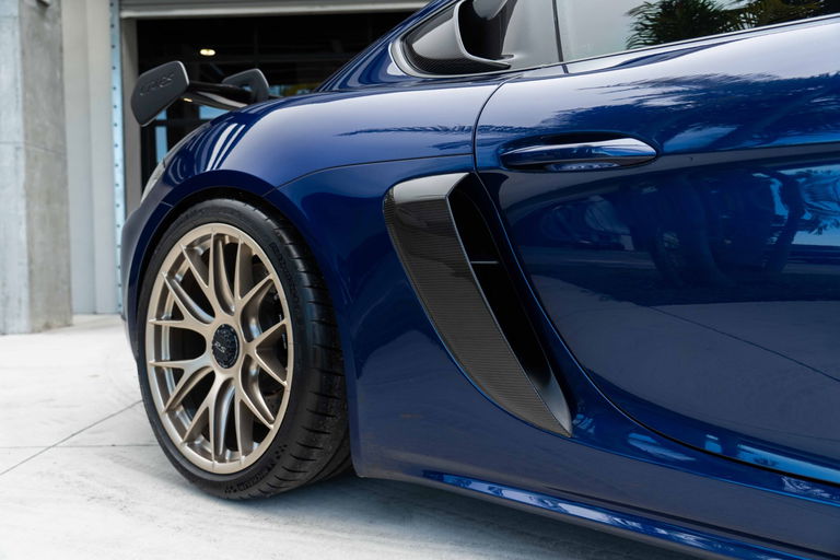 Porsche 718 Cayman GT4 RS