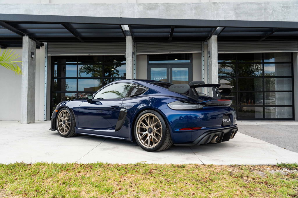 Porsche 718 Cayman GT4 RS