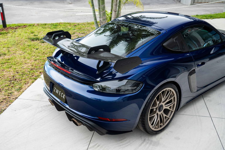 Porsche 718 Cayman GT4 RS