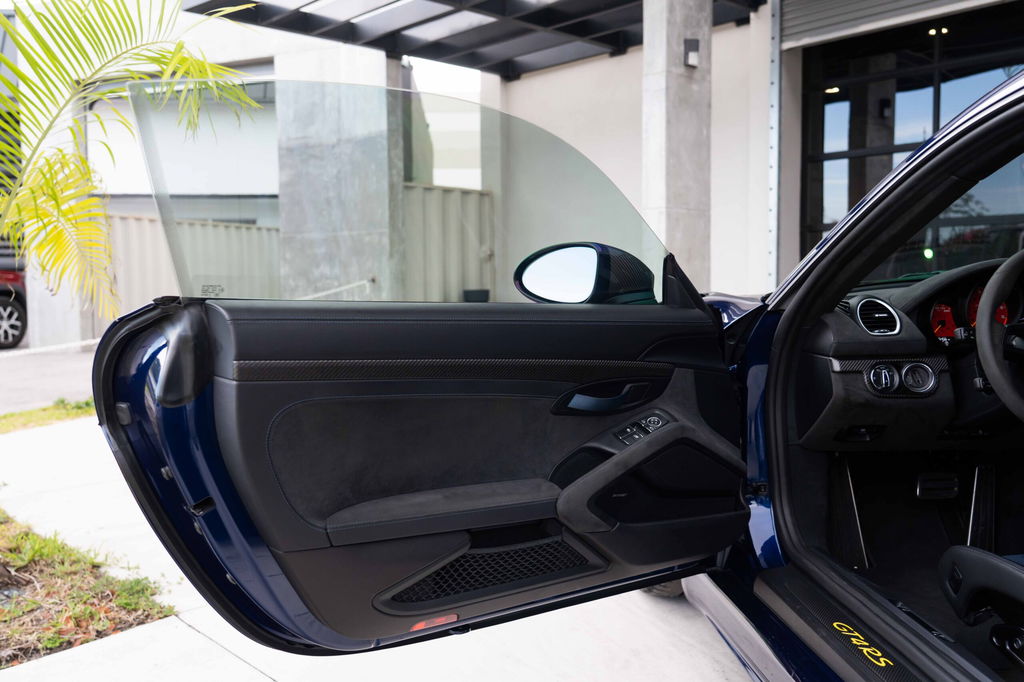 Porsche 718 Cayman GT4 RS