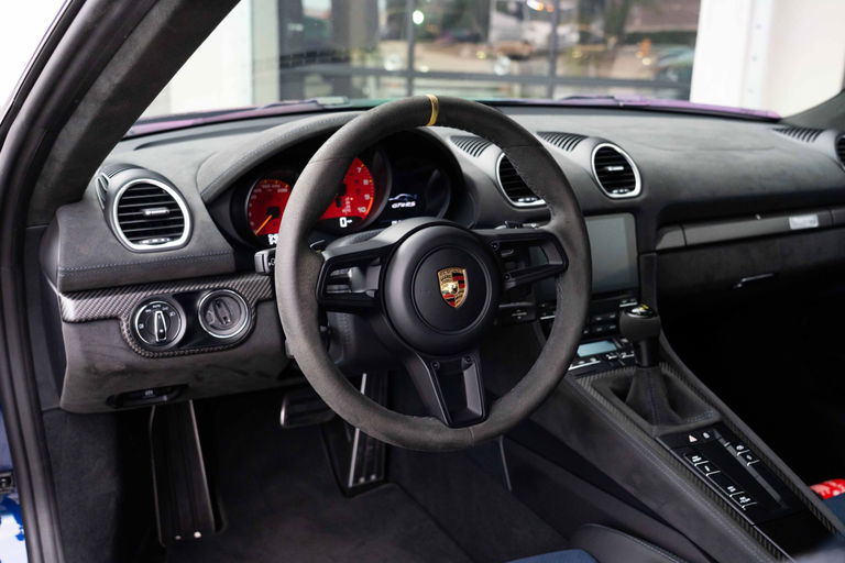 Porsche 718 Cayman GT4 RS