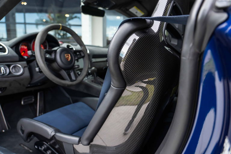 Porsche 718 Cayman GT4 RS