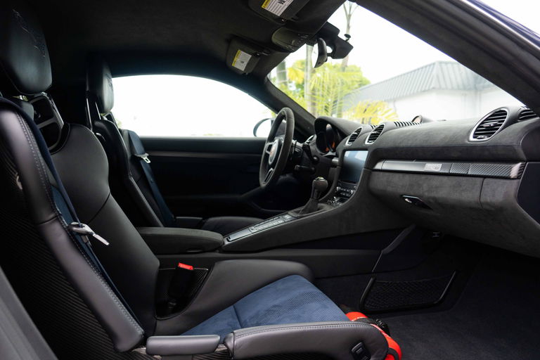 Porsche 718 Cayman GT4 RS