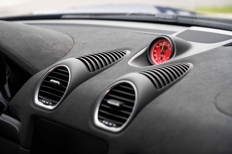 Porsche 718 Cayman GT4 RS