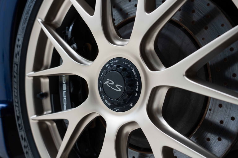 Porsche 718 Cayman GT4 RS